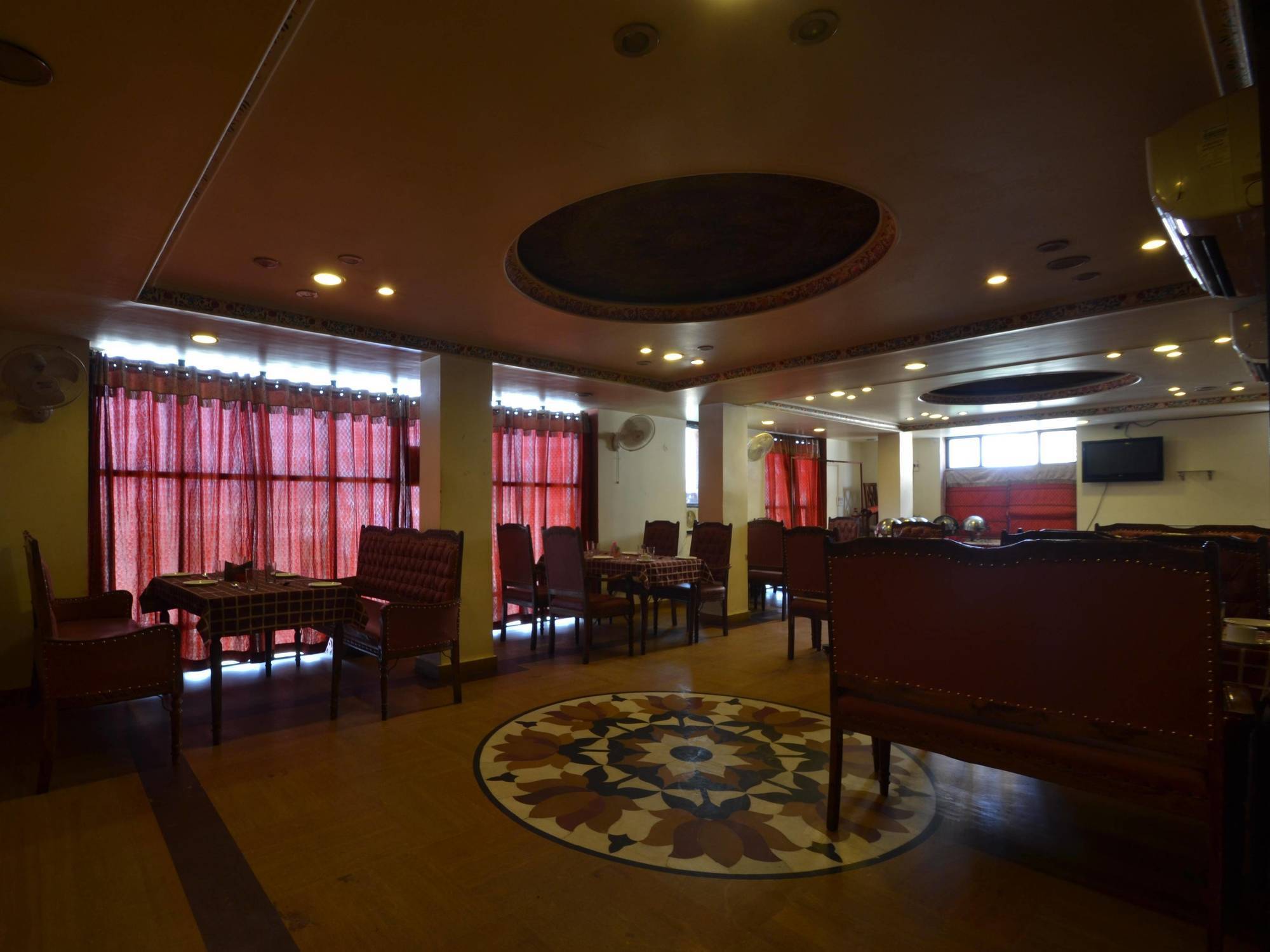 호텔 로얄 쉐라톤 자이푸르 외부 사진